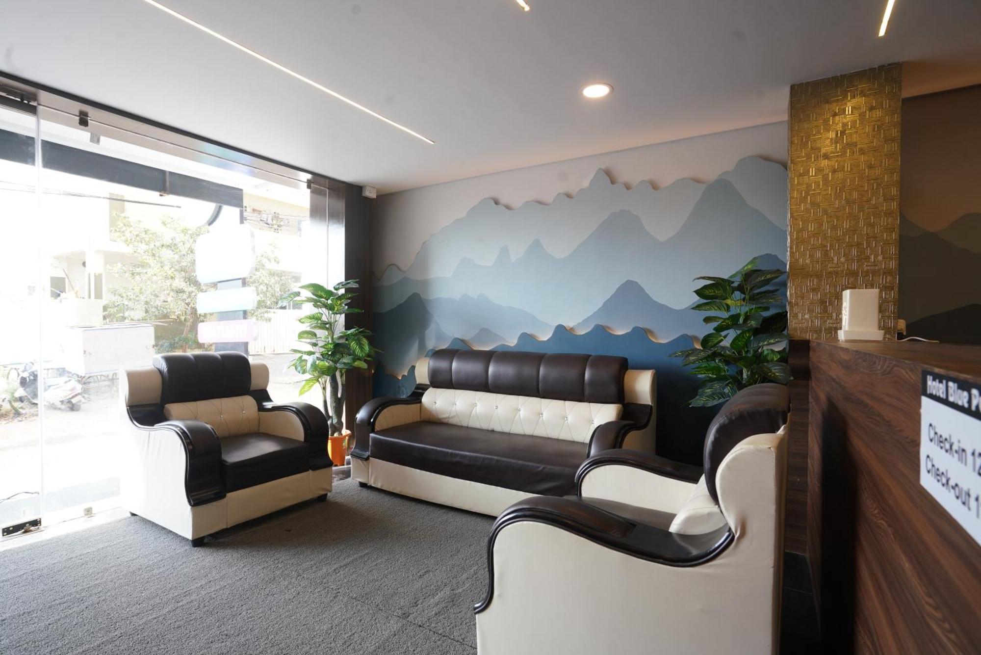 Hotel Blue Petals Shamshabad Extérieur photo